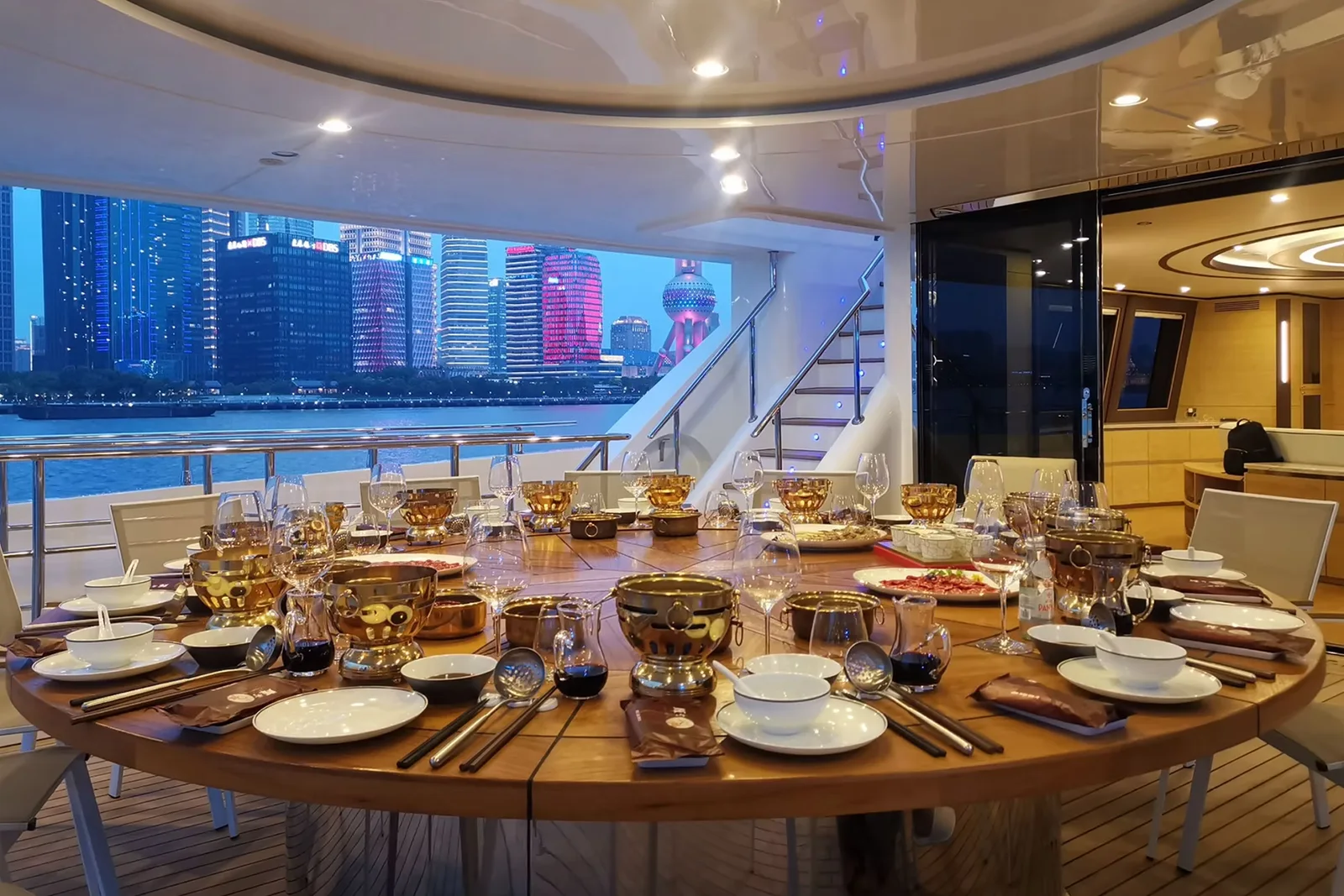 JINLONG 46 m main saloon