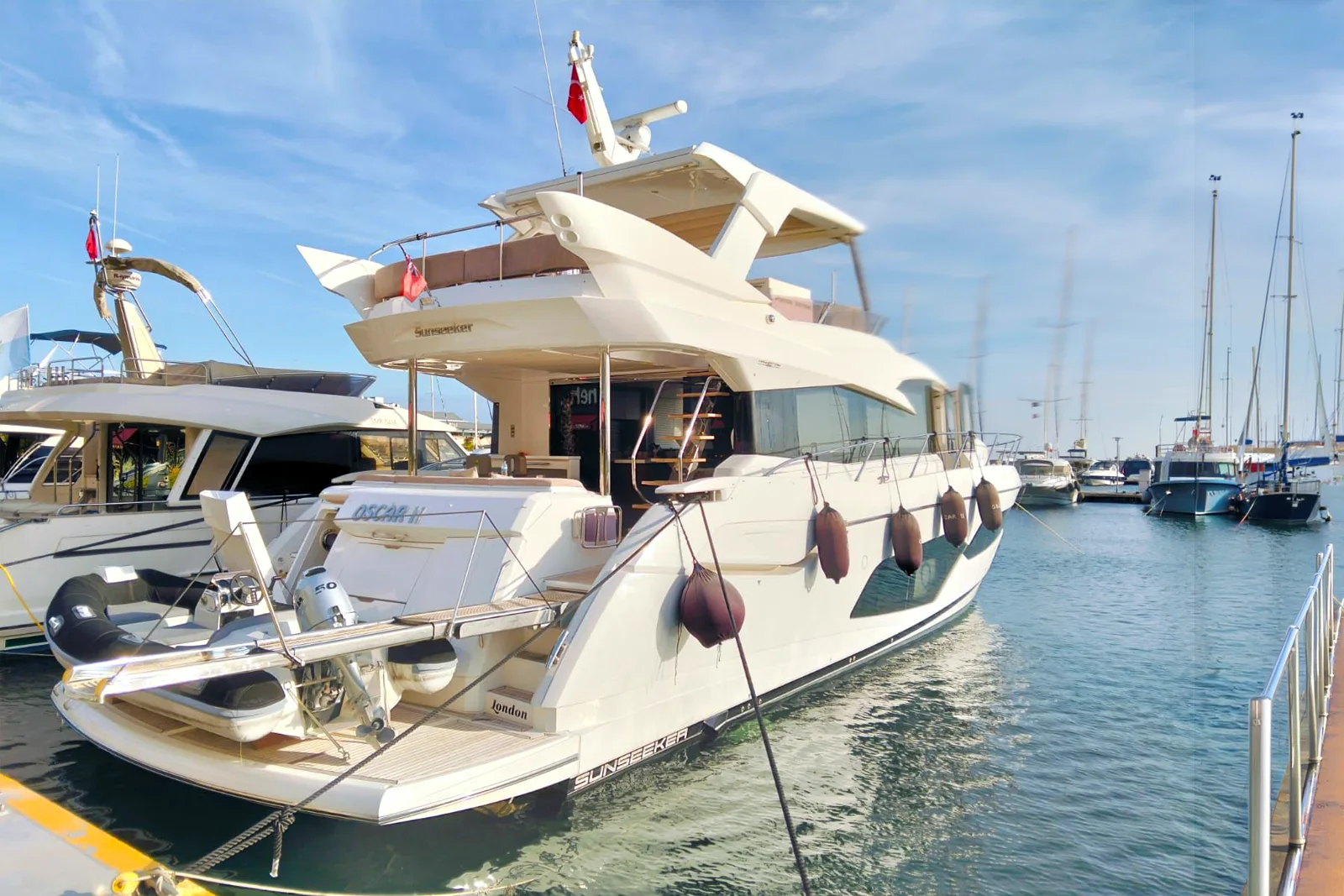SUNSEEKER MANHATTAN 66 exterior profile