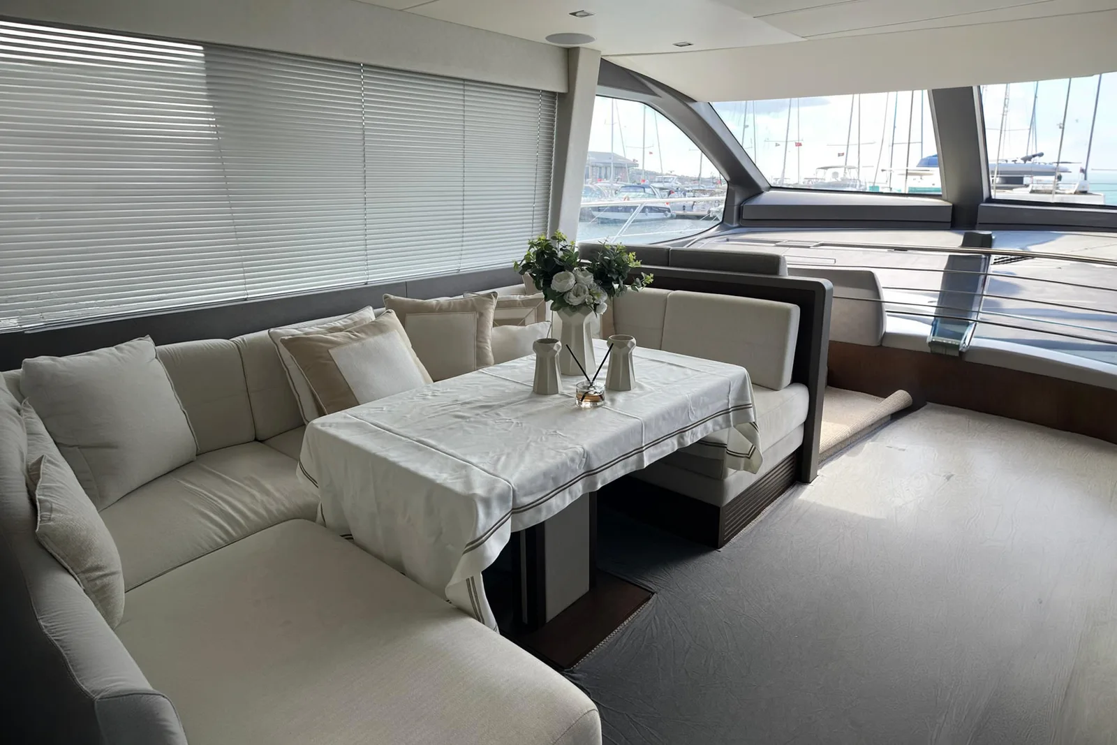 SUNSEEKER MANHATTAN 66 aerial deck view