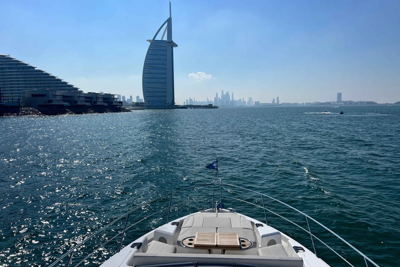 SUNSEEKER MANHATTAN 68 exterior profile